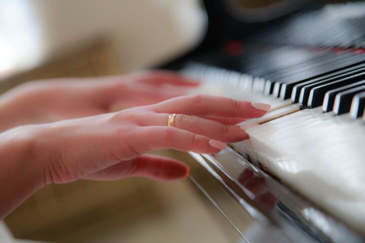 5 бесполезных вещей, которые есть в каждой квартире: даже если хозяин – адепт порядка и чистоты Фортепиано