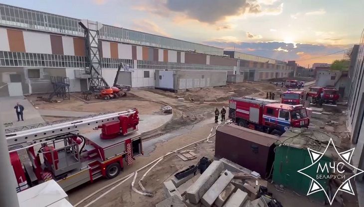 На велозаводе в Минске случился пожар: горела крыша здания