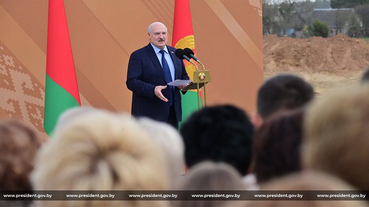 Лукашенко: вопрос в отношении тех, кто уехал, но хочет в Беларуси лечиться задешево, будет урегулирован