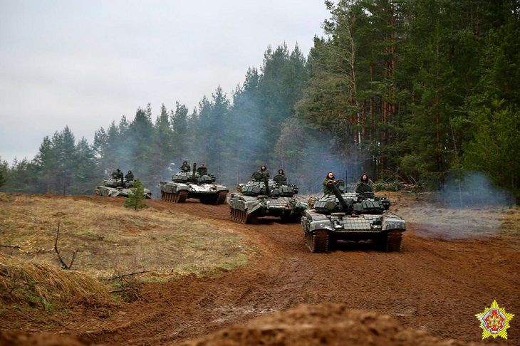 В Беларуси танковые части привели в боевую готовность танк
