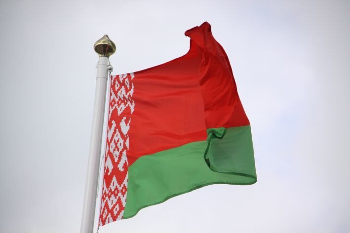 Марина Василевская передала Александру Лукашенко флаг Беларуси, побывавший на МКС