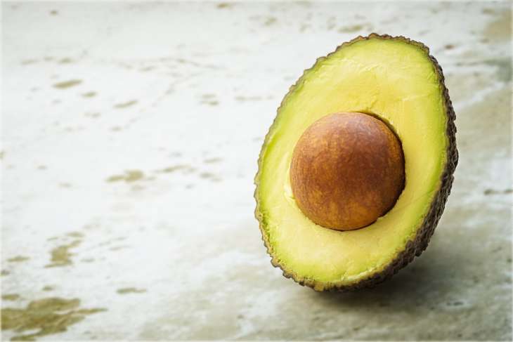 How avocado helps those who want to maintain youth and beauty: all about the beneficial properties of the fruit food