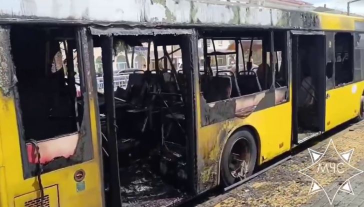 На проспекте Машерова в Минске горел автобус: что известно
