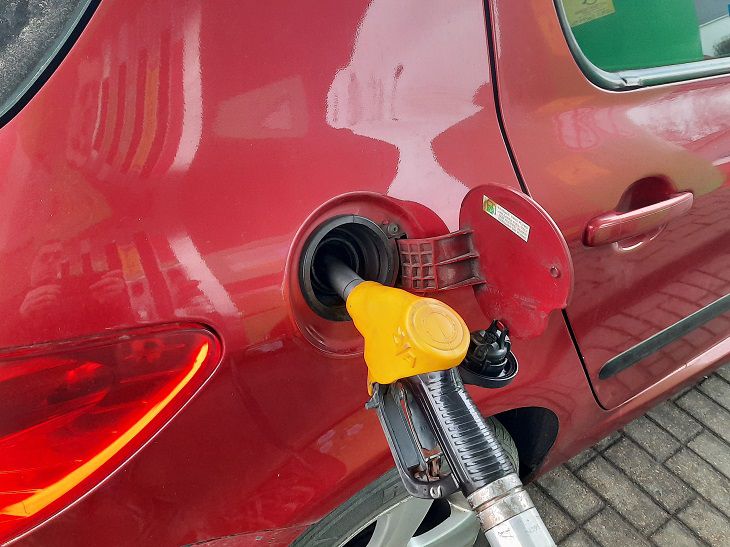 В Беларуси водители узнали, что с 28 мая дорожает топливо заправка