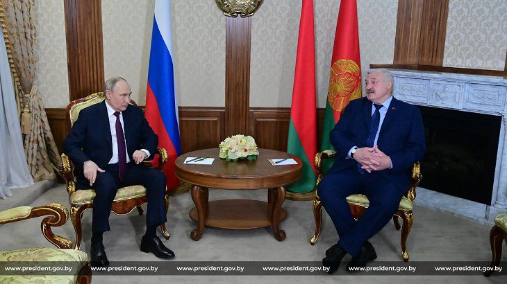 Путин заявил, что обсудит с Лукашенко учения по применению ядерного оружия. Посол Крутой подтвердил Путин
