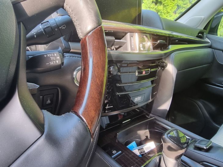 Почему летом в машине нельзя оставлять бутылку с минералкой: 2 возможных последствия - о них мало кто знает автомобиль