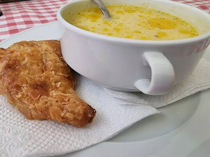 Что добавить в гороховый суп для аромата и вкуса: названы лучшие варианты суп