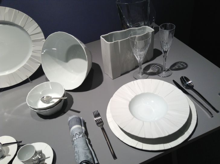 Средство для мытья посуды плохо пенится? Добавьте в бутылку 1 ложку этой жидкости - и проблема будет решена посуда