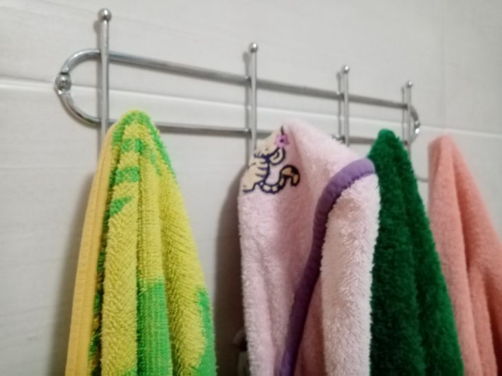 Какие полотенца нельзя вешать в ванной комнате: не надо портить интерьер полотенца