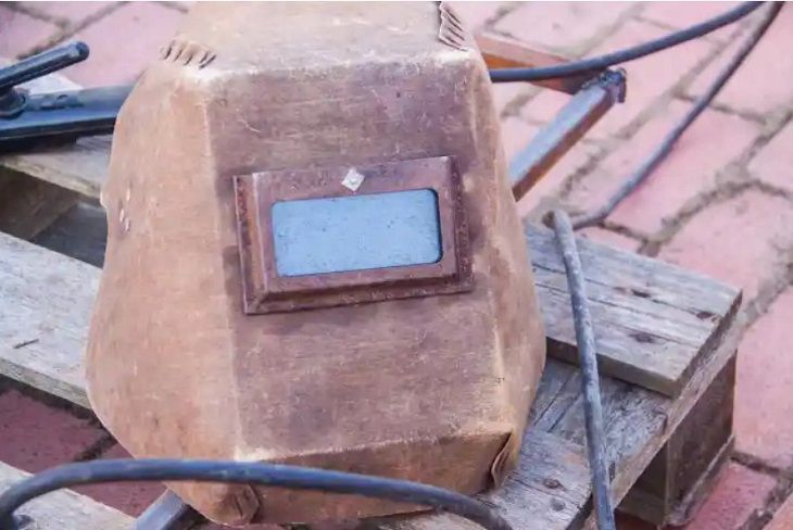 Популярная работа Беларуси. Электрогазосварщик: особенности, условия, зарплаты маска