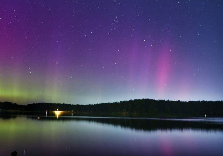 Космическая красота. Белорусы ночью видели северное сияние и звездопад природа