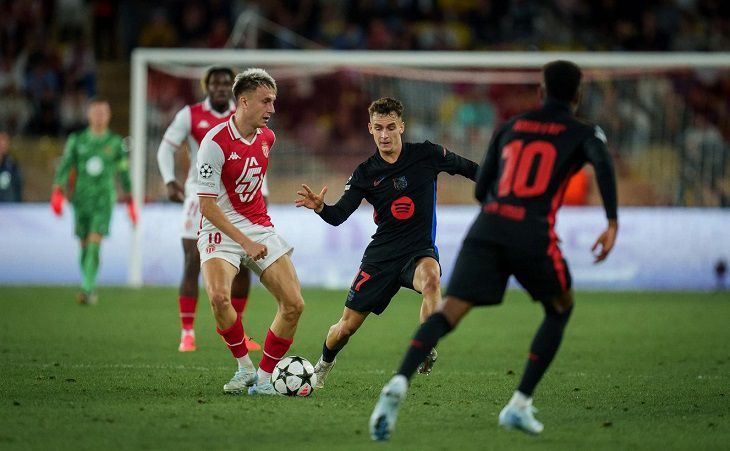 Футбол. Лига чемпионов. «Барселона» проиграла «Монако» футбол