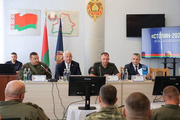 Кубраков: у южных рубежей в приграничье размещены спецподразделения ОМОН и внутренних войск инструктаж