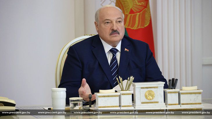 Лукашенко посоветовал оппонентам «приходить и бороться на президентских выборах» Лукашенко