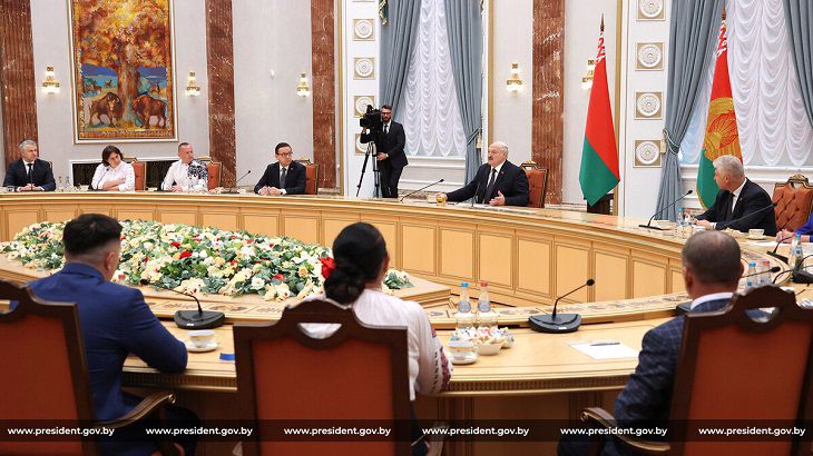 Лукашенко: Беларусь готова хоть завтра нормализовать отношения с Польшей Александр Лукашенко