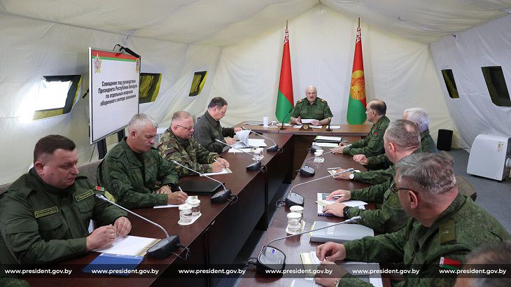 Лукашенко об обороноспособности: надо готовиться к войне, и дай бог, чтобы этой войны не было Александр Лукашенко