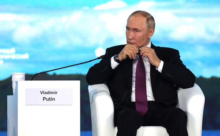 Путин опроверг информацию о встрече с Дуровым в Баку Владимир Путин