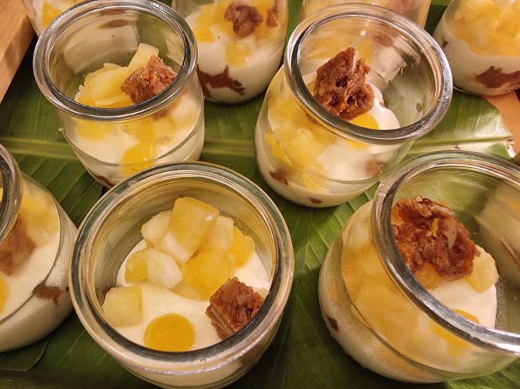 Вкусное, но опасное сочетание: почему не стоит употреблять йогурт вместе с фруктами - важная рекомендация йогурт