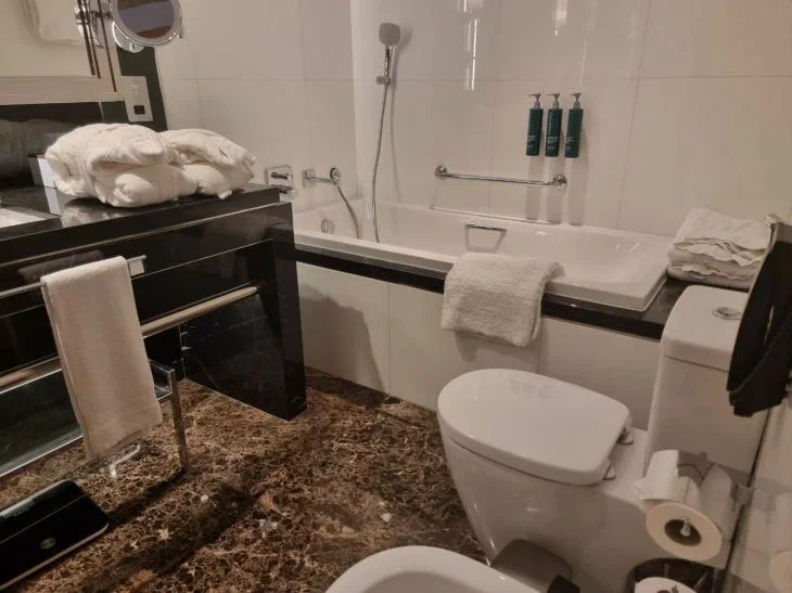 Эти ошибки в организации хранения допускает каждый второй: не удивляйтесь тотальному беспорядку Ванная комната