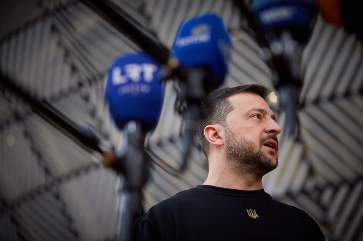 Зеленский: Украина или вступит в НАТО, или станет ядерной державой Владимир Зеленский