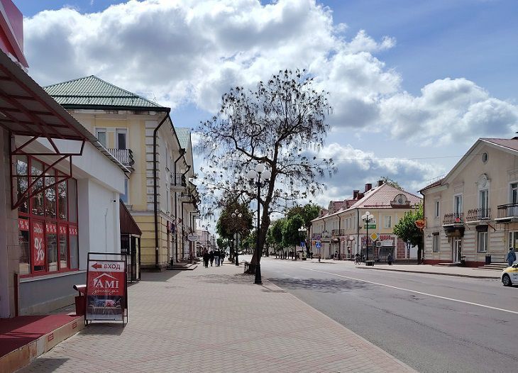 Осенние зарплаты Беларуси. В Брестской области предлагают до 4 800 рублей город