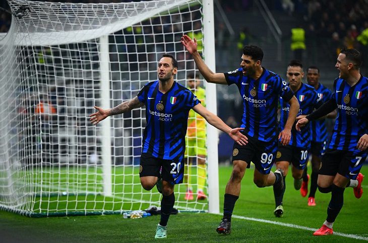 Футбол. Лига чемпионов. Миланский «Интер» сразился с лондонским «Арсеналом» футбол