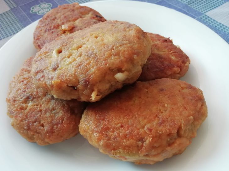 Как приготовить «те самые» вкуснейшие советские котлеты: есть пошаговый рецепт котлеты