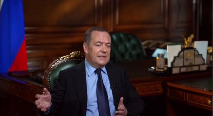 Медведев сообщил, как Россия воспримет передачу Украине ядерного оружия Медведев