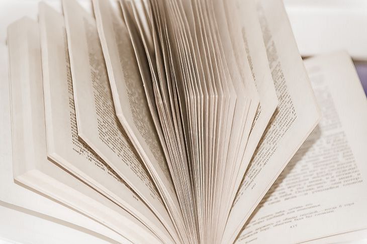 Это безобидное русское слово раньше имело пугающее значение: вот какой смысл был у дедушки прежде книга