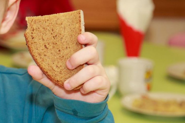 3 продукта, которые нельзя употреблять с хлебом: это очень опасно хлеб