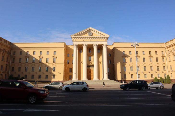 В КГБ Беларуси заявили, что Минск не будет менять иностранных шпионов на грабителей, насильников и наркоманов здание