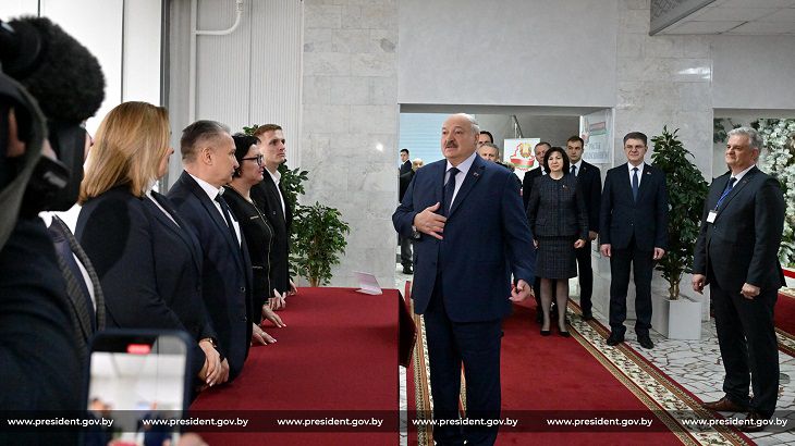 Стало известно, кто из зарубежных лидеров поздравил Лукашенко с победой Лукашенко