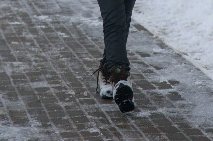 Что нужно насыпать в носки зимой: ноги будут в тепле даже при –30 Ноги