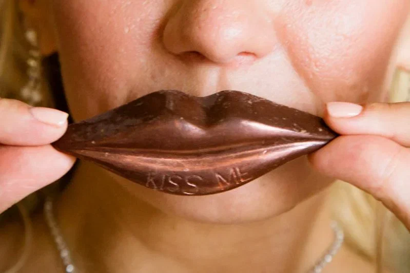 Эти привычки превратят вас в магнетическую личность. В чем их опасность губы