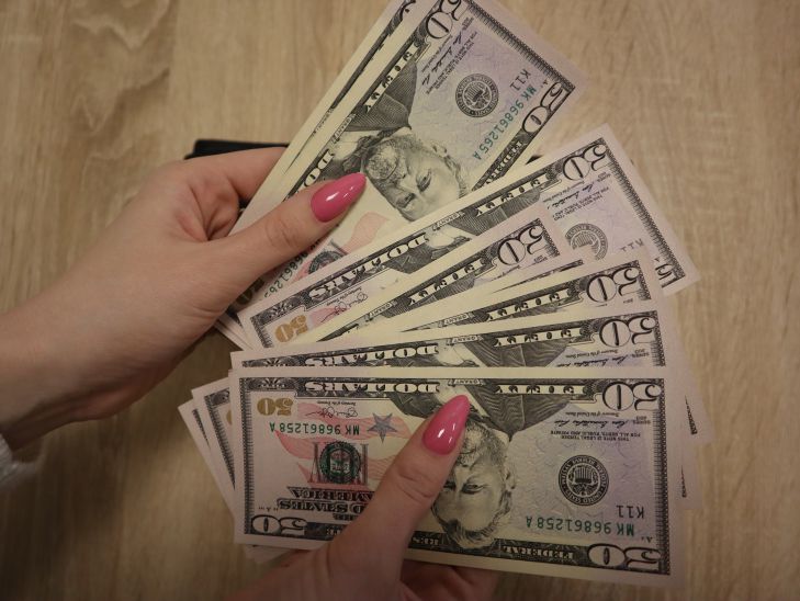 Откажитесь от этих 3 вещей, и тогда деньги начнут копиться сами: проверено деньги