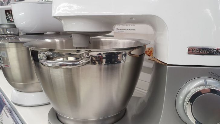 Лучше не покупайте. Люди очень жалеют, что потратили деньги на эти кухонные устройства техника