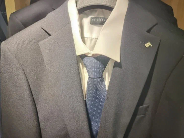 Можно ли стирать пиджак в стиральной машине или лучше отдать в химчистку: вопрос с подвохом Пиджак