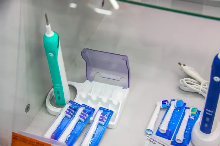 Когда наступает время для замены пломбы: об этом должны говорить на каждом приеме у стоматолога Зубные щетки