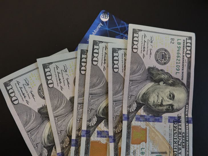 Доллар готовится к росту: что будет с российским рублем во втором квартале доллары