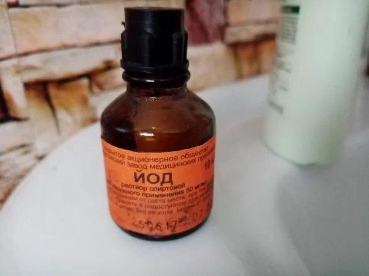 Почему нельзя использовать йод и зеленку по поводу и без: они не так безобидны, как кажется Йод
