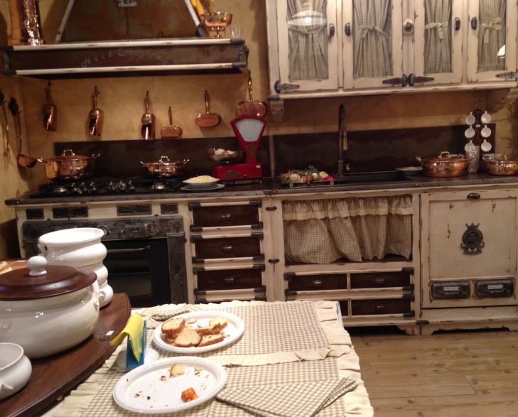 Жена умоляла мужа ничего не делать дома, но он разрушил всё: история, которая вас удивит кухня