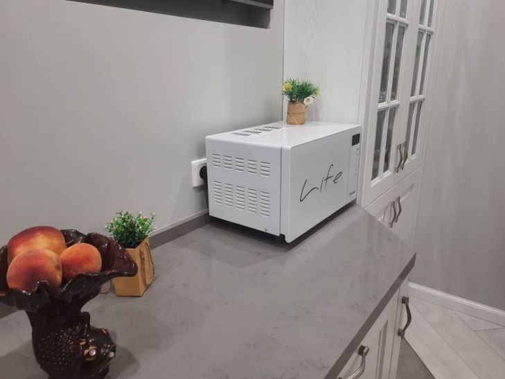 Что будет, если поставить микроволновку на холодильник: опасность, о которой молчат микроволновка