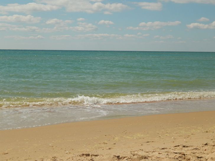 Жених отказал ей в поездке, а сам укатил на море с друзьями: скандал перед свадьбой море