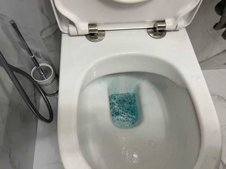 Чистим унитаз кофе. Не поверите: через 10 минут засверкает белоснежной чистотой унитаз