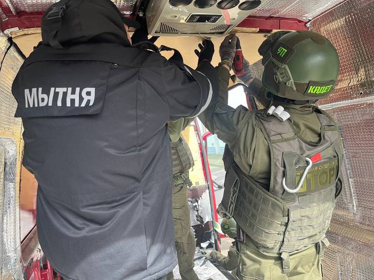 таможенники