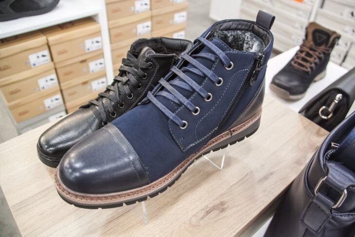 Почему ребенок должен сам завязывать шнурки? Удивительные последствия самостоятельности Ботинки