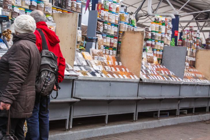 Аналитики ЕАБР рассказали, почему в Беларуси растут цены люди