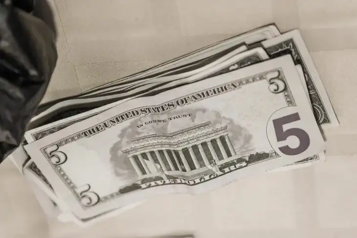 Стоит ли брать кредиты: что это — спасение или финансовая ловушка Деньги