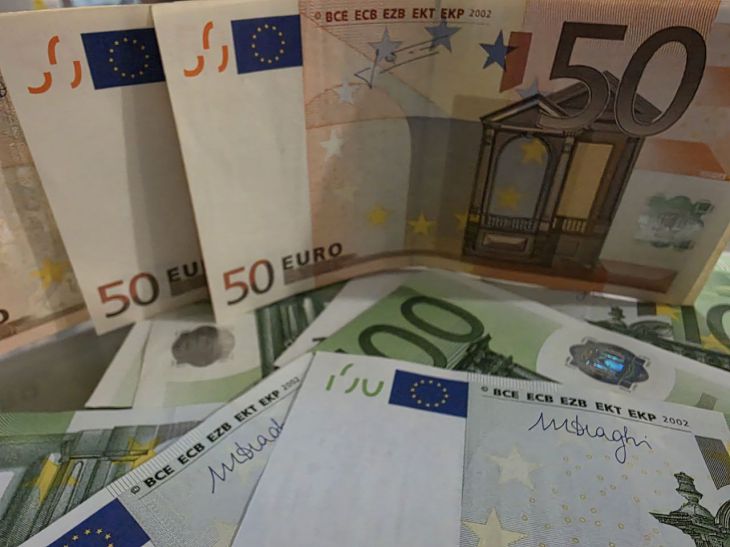 Доллар и евро вновь укрепились в Беларуси: ситуация с инвалютами на 23 мая евро