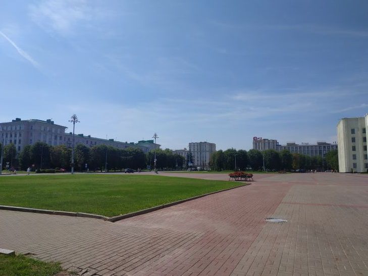 город